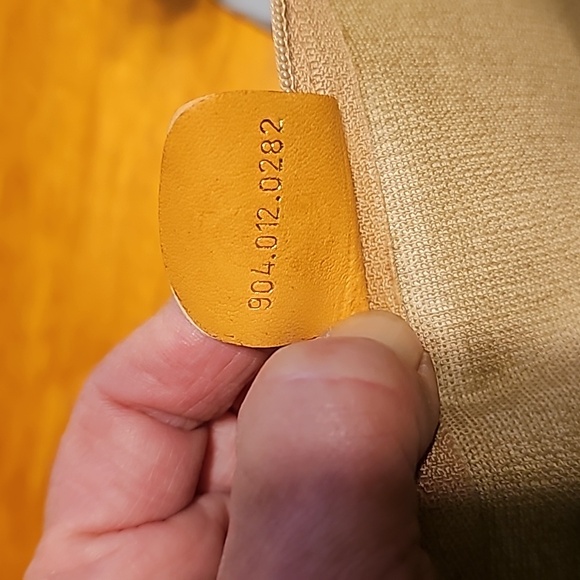 Gucci duffle and pouch. Comes with COA. - Picture 15 of 16